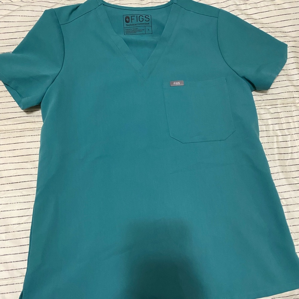 Figs Marine Catarina scrub top Small